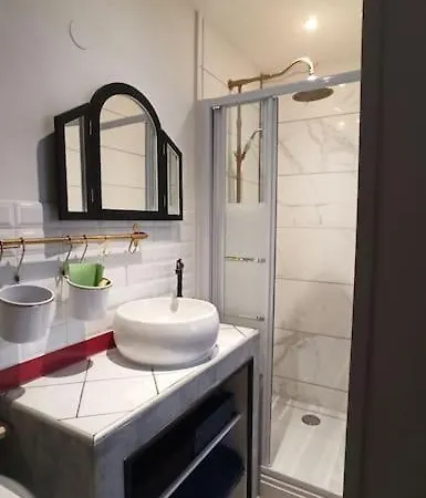 Holiday home Charmante Petite Maison Meublee