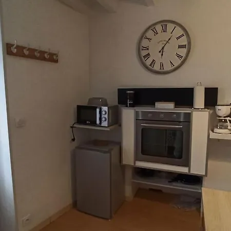 Charmante Petite Maison Meublee Le Vernet (Allier)